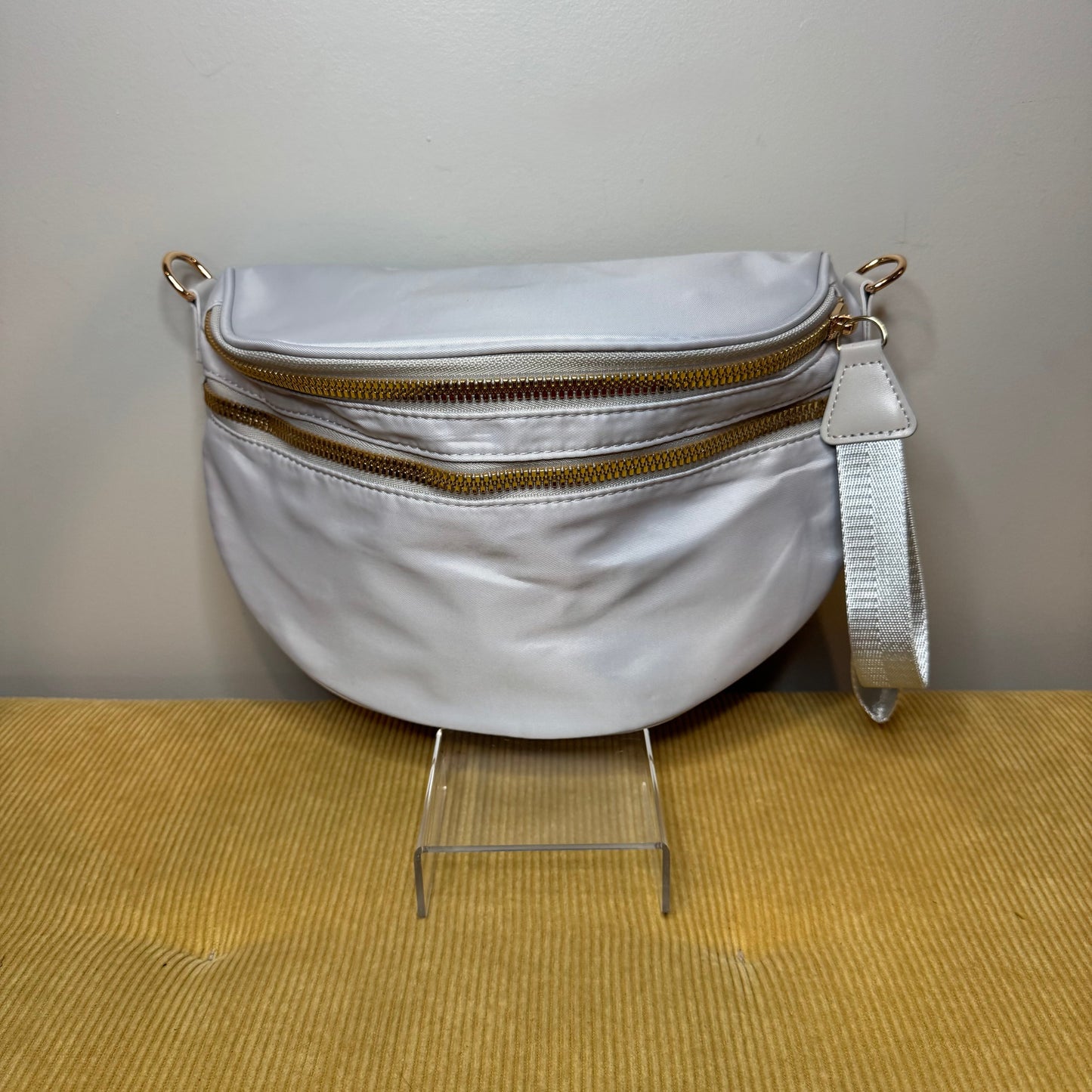 The Roni Nylon Crossbody - Solid Grey